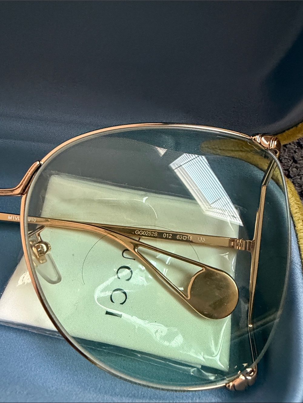 Gucci Women’s Gold Aviator Sunglasses with Green Lenses - Picture 3 of 9
